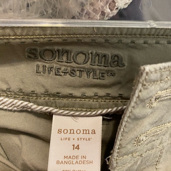 Capris - Picture 2 of 2